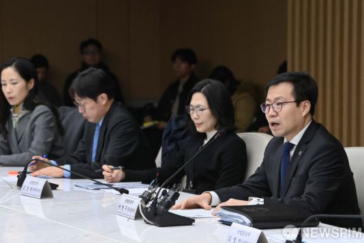 [서울=뉴스핌] 여한구 산업통상부 통상교섭본부장이 17일 서울 중구 대한상공회의소에서 열린 제51차 통상추진위원회에서 인사말을 하고 있다. [사진=산업통상부] 2025.11.17 photo@newspim.com