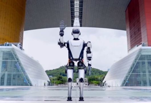 [사진 = 러쥐로봇 공식 홈페이지] 화웨이, 차이나모바일, 러쥐로봇이 공동 개발한 휴머노이드 로봇 '콰보(誇父∙KUAVO)'