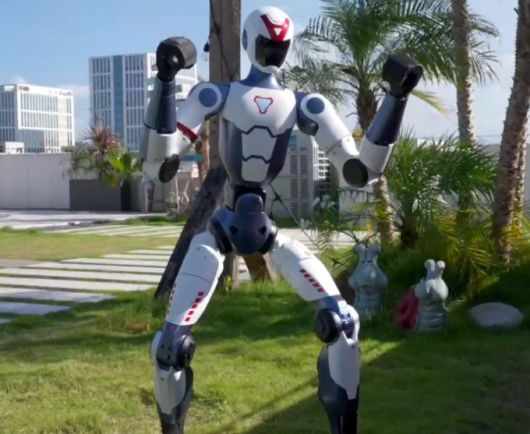 [사진 = 유니트리 공식 홈페이지] 중국 휴머노이드 로봇 업계 스타기업 유니트리(宇樹科技∙위수과기∙UNITREE)가 개발한 휴머노이드 로봇 R1.