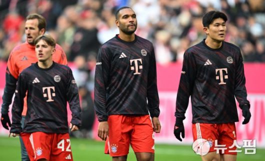 [뮌헨 로이터=뉴스핌] 박상욱 기자=김민재가 30일(한국시간) 분데스리가 12라운드 장크트파울리와의 홈 경기에 앞서 몸을 풀고 있다. 2025.11.30 psoq1337@newspim.com