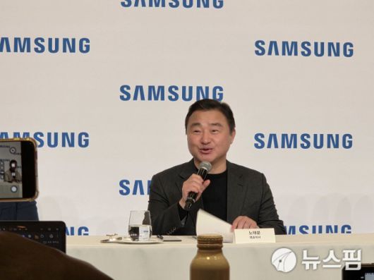 노태문 삼성전자 대표이사 사장(DX부문장)이 현지시간 5일 미국 라스베이거스 CES 2026 현장에서 열린 국내 기자간담회에서 발언을 하고 있다. [사진=뉴스핌DB]