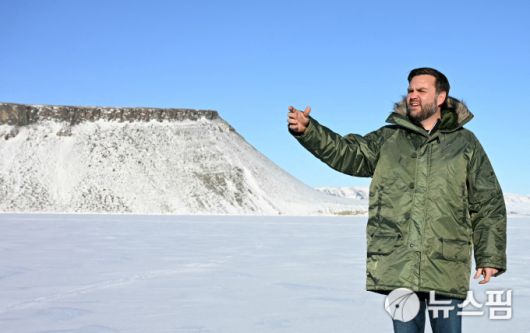 2025년 3월 28일(현지시간) 그린란드 미군 피투픽 우주 기지를 방문한 J.D. 밴스 미국 부통령의 모습. [사진=로이터 뉴스핌]