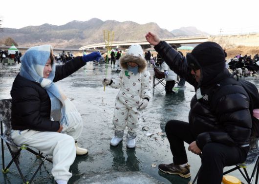 '강풍특보' 발효로 일시 중지됐던 경북 영양군의 '영양 꽁꽁 겨울축제'가 14일부터 재개장한다.2026.01.12 nulcheon@newspim.com