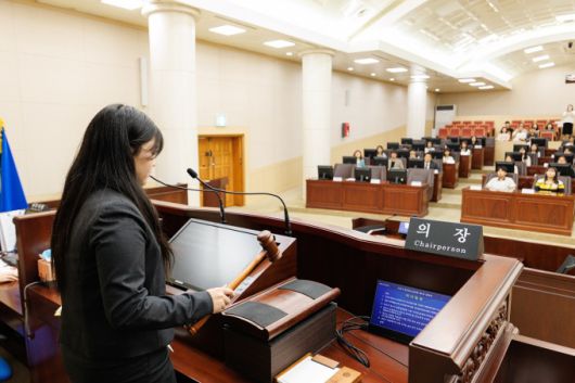 의회는 새해 새롭게 추진하는 사업 외에 기존 사업들에 대해서도 내실화 작업 벌인다는 계획이다. 사진은 의회와 안산교육지원청 안산시청소년재단이 공동으로 운영하는 안산청소년의회 본회의의 한 장면. [사진=안산시의회]