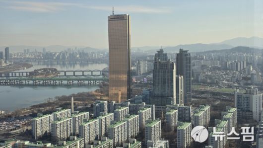 [서울=뉴스핌] 송현도 기자 = 서울 영등포구 여의도 일대 아파트 단지 사진. 2026.01.14 dosong@newspim.com