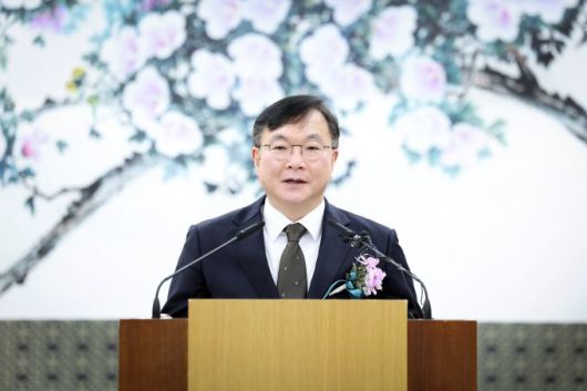 [서울=뉴스핌] 박성준 기자 = 박영재 신임 법원행정처장이 16일 서울 서초구 대법원에서 열린 취임식에서 취임사를 하고 있다. [사진=법원행정처장 제공] 2026.01.16 parksj@newspim.com