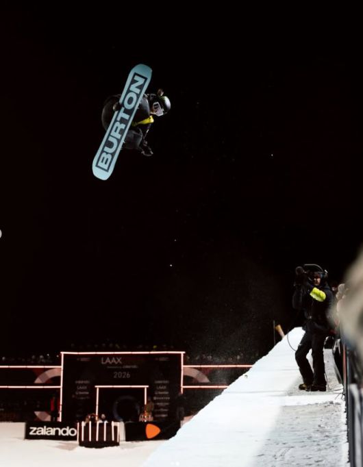 [서울=뉴스핌] 장환수 스포츠전문기자= 18일 FIS 스노보드 라크스 월드컵 여자 하프파이프 결선에서 공중 연기를 하고 있는 최가온. [사진=최가온 SNS] 2026.01.18 zangpabo@newspim.com