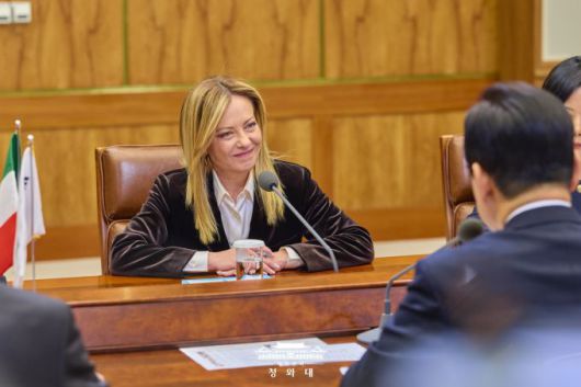 이재명 대통령이 19일 오전 청와대에서 조르자 멜로니 이탈리아 총리와 확대 정상회담을 하고 있다. [사진=청와대]