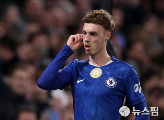 [런던 로이터=뉴스핌] 첼시의 콜 파머가 18일 열린 브렌트포드와의 경기에서 PK를 성공한 후 세리머니 하고 있다. 2026.01.18 wcn05002@newspim.com