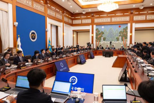 이재명 대통령이 20일 청와대에서 국무회의를 주재하고 있다. [사진=청와대]