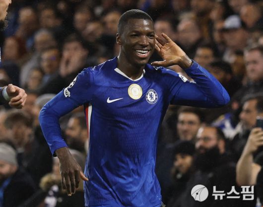 [런던 로이터=뉴스핌] 첼시의 모이세스 카이세도가 22일(한국시간) 열린 파포스와의 경기에서 선제골을 넣은 뒤 세리머니 하고 있다. 2026.01.22 wcn05002@newspim.com
