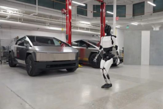 테슬라의 옵티머스2 [사진=테슬라, 블룸버그통신]