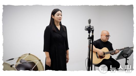 [서울=뉴스핌] 이지은 기자 = '최한이·변상문의 작금작금'은 뉴스핌TV의 유튜브 채널 '뉴스핌TV'와 'K·SPOT'에서 확인할 수 있다. 맨 왼쪽부터 김보성 소리꾼과 이철수 기타리스트.  2026.01.22 alice09@newspim.com