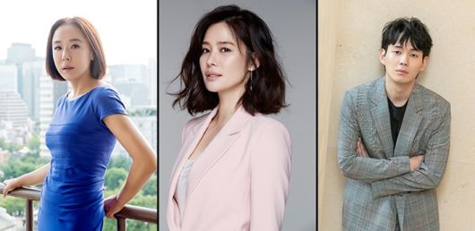 배우 강수연, 김현주, 류경수. 씨네21·YNK엔터테인먼트·산타클로스엔터테인먼트 제공