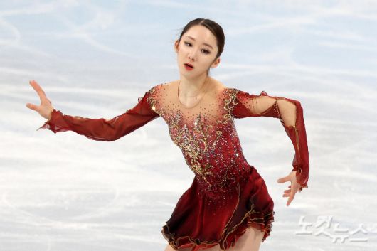 김예림이 17일 중국 베이징 캐피털 인도어 스타디움에서 열린 2022 베이징동계올림픽 피겨스케이팅 여자 싱글 프리스케이팅 경기에서 연기를 펼치고 있다. 베이징(중국)=박종민 기자