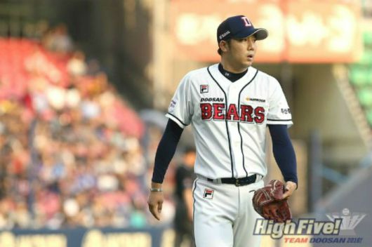 두산은 2015년 김태형 감독 부임과 함께 장원준을 4년 84억 원에 영입하면서 화끈한 취임 선물을 안겼다. 두산