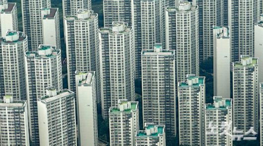 서울 롯데월드타워에서 바라본 아파트. 박종민 기자