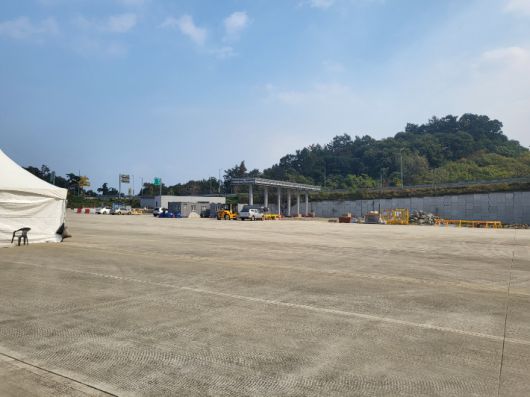 남한강 휴게소 주유소 부지. 이준석 기자