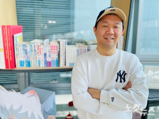 야구 만화 전문 황지성 웹툰 작가. 김민수 기자