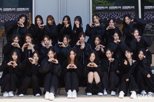 트리플에스의 정규 1집 타이틀곡은 '걸스 네버 다이'다. 트리플에스 공식 트위터