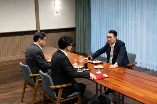 Han Dong-hoon is being ‘hunted’ even on his 100th day in office… ‘Relaxed’ Lee Jae-myung: ZUM News