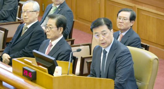 홍장원 전 국가정보원 제1차장이 4일 서울 종로구 헌법재판소에서 열린 윤석열 대통령 탄핵심판 5차 변론기일에 증인으로 출석해 발언하고 있다. 헌법재판소 제공