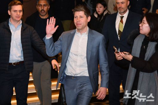 샘 올트먼 오픈AI CEO가 4일 오전 서울 중구 더 플라자 호텔에서 열린 카카오 미디어데이에 참석하고 있다. 류영주 기자
