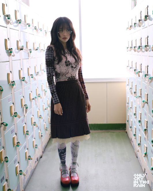 가수 츄의 미니 3집 '온리 크라이 인 더 레인'은 오늘(21일) 저녁 6시 각종 음악 사이트에서 발매된다. ATRP 제공