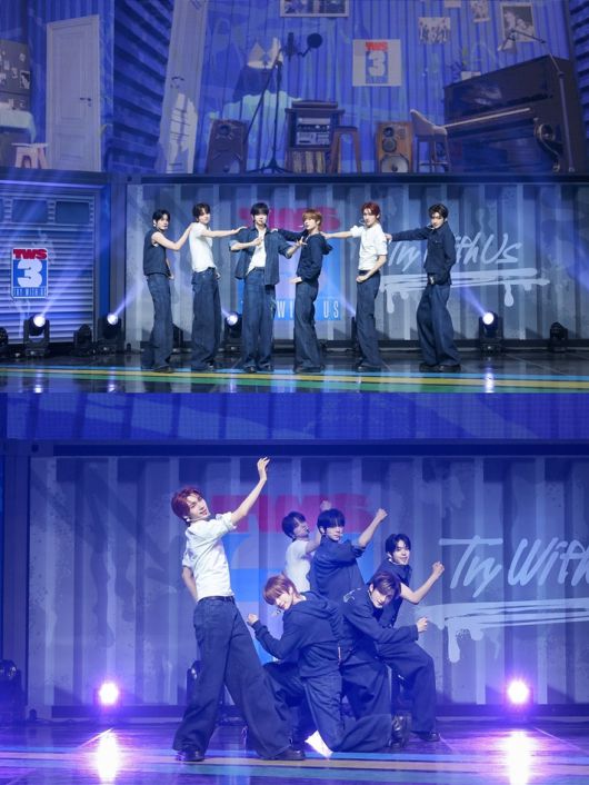 투어스가 신곡 '마음 따라 뛰는 건 멋지지 않아?' 무대를 하는 모습. 플레디스 엔터테인먼트 제공