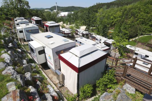 거실 확장형 카라반이 배치된 보문(별빛)카라반파크 전경. 경주시 제공