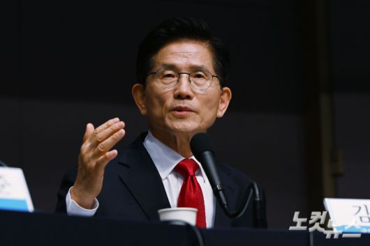 김문수 국민의힘 대선 후보가 8일 오전 서울 중구 프레스센터에서 열린 관훈클럽 초청 토론회에서 기조연설을 하고 있다. 류영주 기자