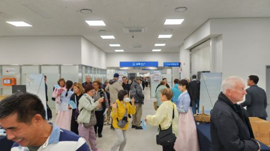 제주도에 10일에만 3척의 크루즈선이 입항해 하루 크루즈 관광객 최다를 기록했다. 제주도 제공