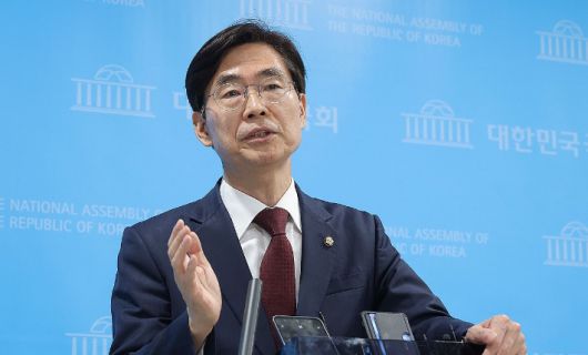 친한동훈계로 분류되는 부산 조경태(사하을) 의원이 지난 10일 한덕수 후보로의 기습 교체에 대해 당지도부의 총사퇴를 촉구하고 있다. 연합뉴스