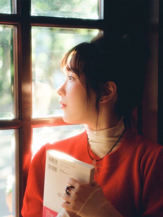 치즈는 이번 앨범 수록곡 10곡 중 영어로 된 '마스크 걸'을 제외한 9곡의 작사에 참여했다. 무드밍글 제공