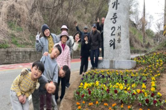 나무숲교회 마을꽃가꾸기 사역현장. 자료사진