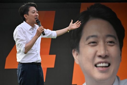 개혁신당 이준석 대선 후보가 2일 대구 수성구 수성못 상화동산에서 피날레 유세하고 있다. 연합뉴스