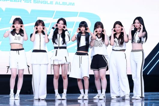 WM엔터테인먼트의 7인조 걸그룹 유스피어의 데뷔 쇼케이스가 4일 오후 4시, 서울 마포구 SBS 프리즘타워에서 열렸다. WM엔터테인먼트 제공