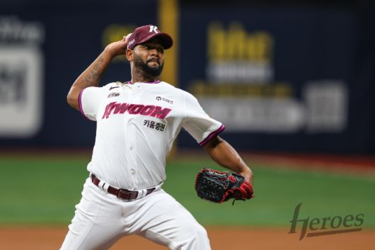 지난 1일 두산과 복귀전에서 역투하는 알칸타라. 키움