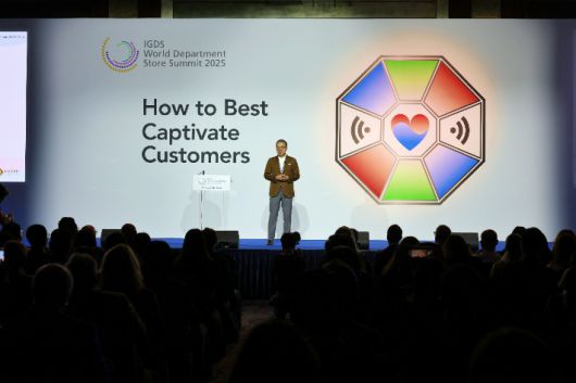 'K 리테일, K 경영'의 연사자로 나선 롯데백화점 정준호 대표. 롯데백화점 제공