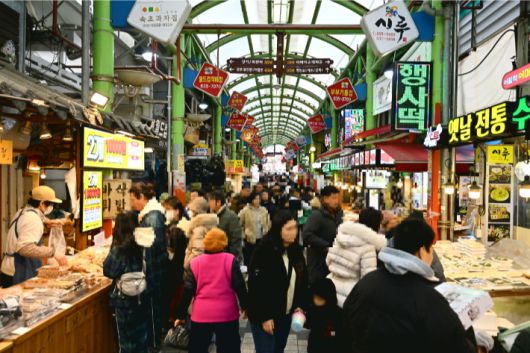 강원 속초관광수산시장 전경. 속초시 제공