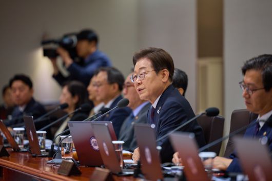 이재명 대통령이 10일 서울 용산 대통령실에서 국무회의를 주재하고 있다. 대통령실 제공