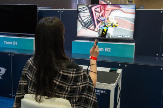 닌텐도 스위치2 조이콘의 새로운 기능을 체험할 수 있는 게임 '드래그 앤 드라이브'