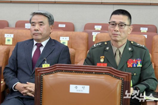 이종섭 전 국방부 장관(왼쪽)과 임성근 전 해병대 1사단장. 윤창원 기자