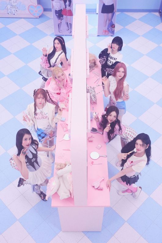 올해 2월 데뷔한 하츠투하츠는 4개월 만에 컴백했다. SM엔터테인먼트 제공