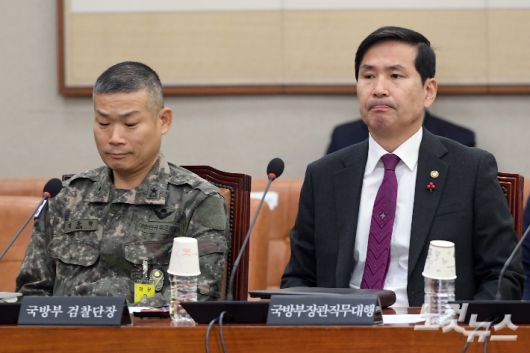 11일 서울 여의도 국회에서 열린 법제사법위원회의 전체회의 '12·3 내란사태' 관련 현안질의에 김선호 국방부 장관 직무대행, 김동혁 국방부 검찰단장이 출석해 있다. 윤창원 기자