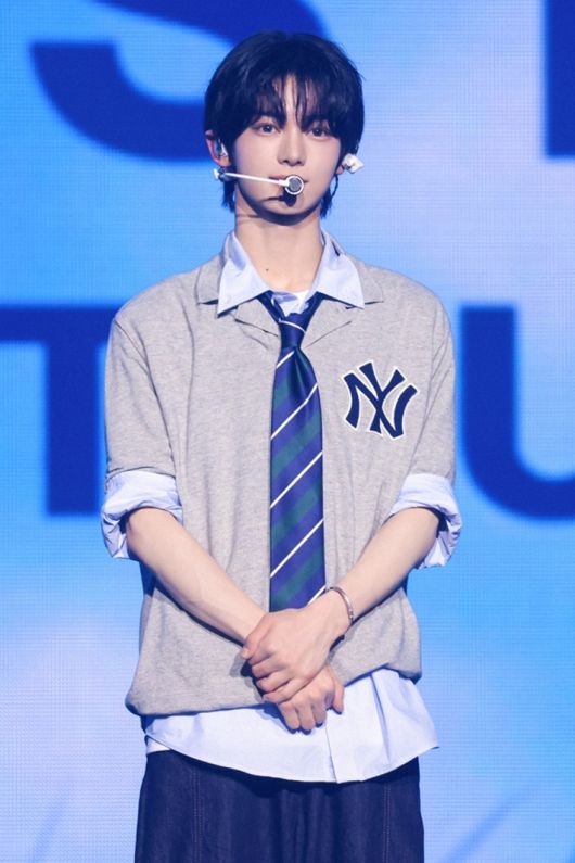 투어스 한진. 플레디스 엔터테인먼트 제공