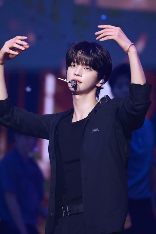 투어스 신유. 플레디스 엔터테인먼트 제공