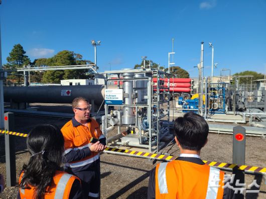 남호주 수소파크의 수소 정제 설비. 김정남 기자