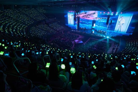 도영은 지난달 13~15일 사흘 동안 서울 송파구 잠실실내체육관에서 두 번째 단독 콘서트 '도어스'를 열었다. SM엔터테인먼트 제공