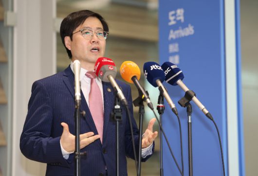 지난 4일 다시 방미길에 오른 여한구 통상교섭본부장. 연합뉴스